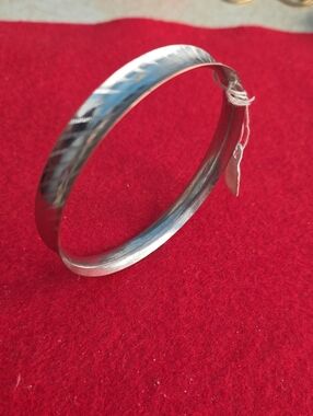 Silver Tone Textured Bangle Bracelet